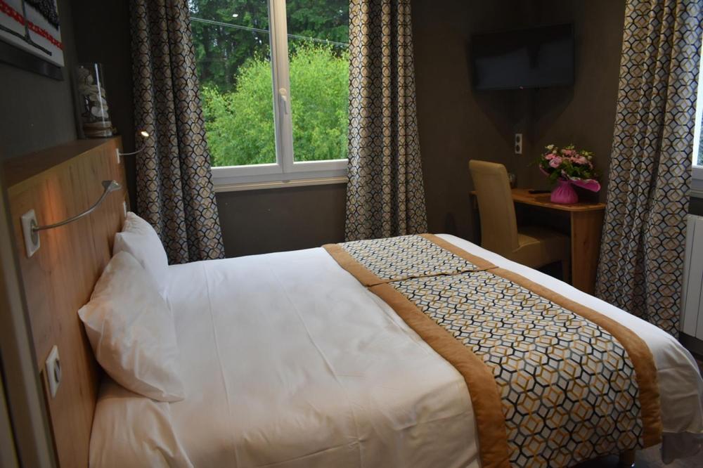Logis Hotel Beau Site Loubaresse  Buitenkant foto