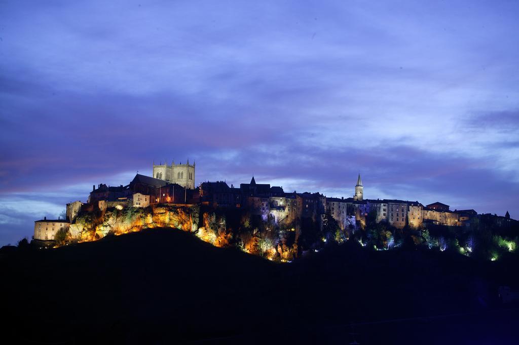 Logis Hotel Beau Site Loubaresse  Buitenkant foto