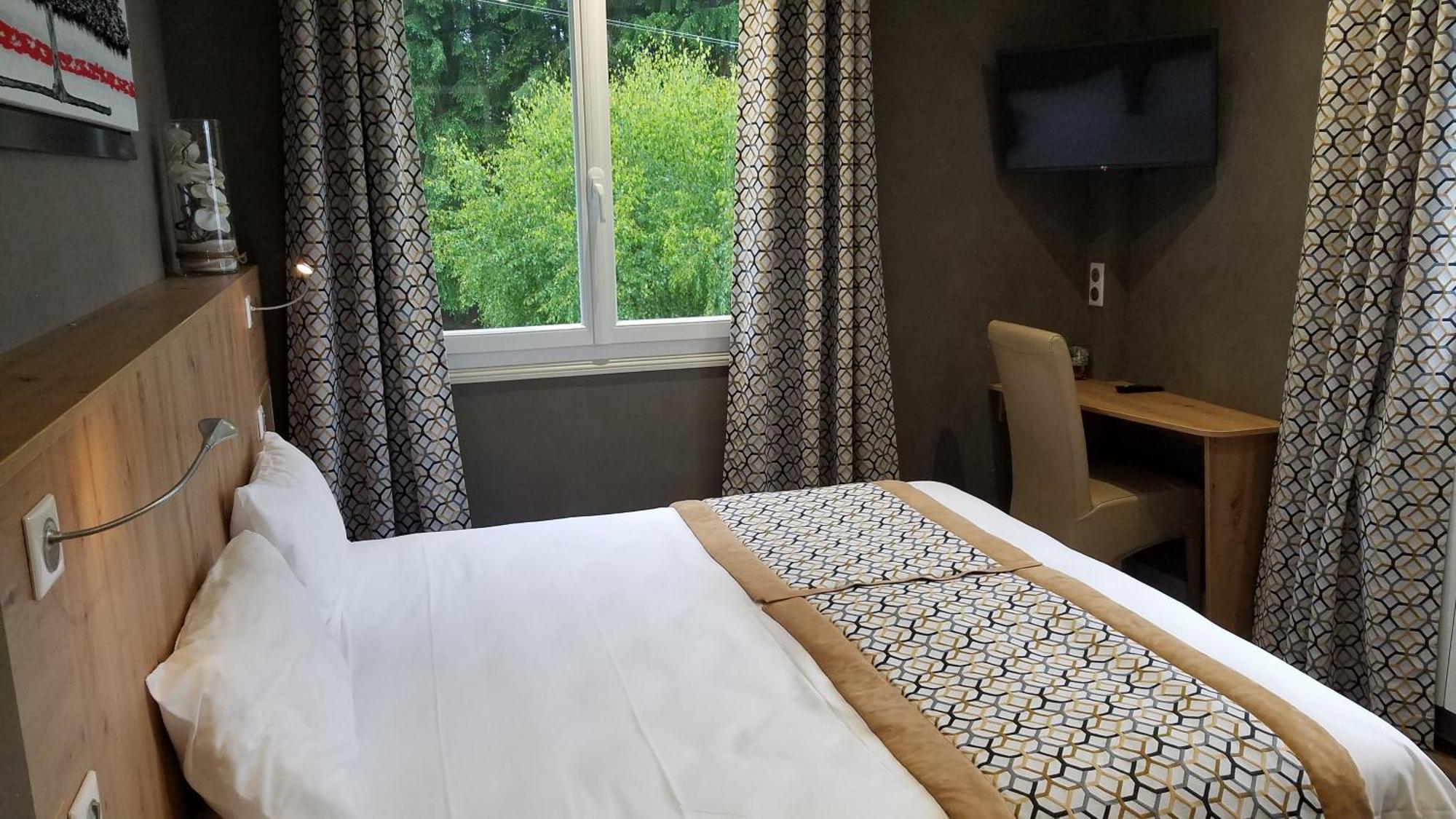 Logis Hotel Beau Site Loubaresse  Buitenkant foto